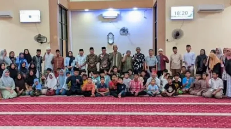 Masjid Darul Huda Nanggalo Santuni 60 Anak Yatim Piatu di Bulan Ramadan
