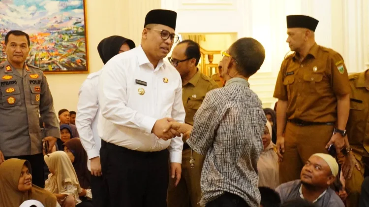 Pemko Padang Panjang Salurkan Bantuan untuk PPKS dan Korban Bencana
