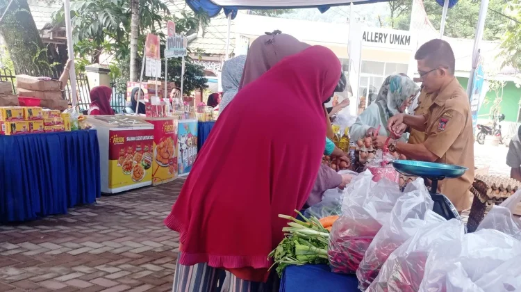 Gerakan Pangan Murah jelang Idulfitri di Padang