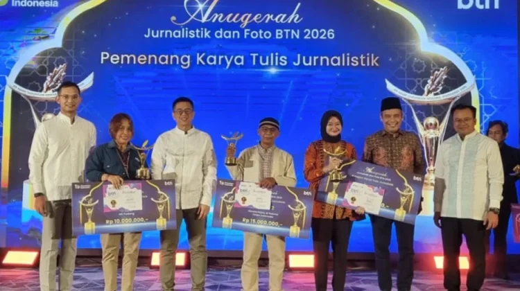 25 Tahun Dedikasi: Reporter RRI Padang (Sri Darni) Raih Anugerah BTN 2026