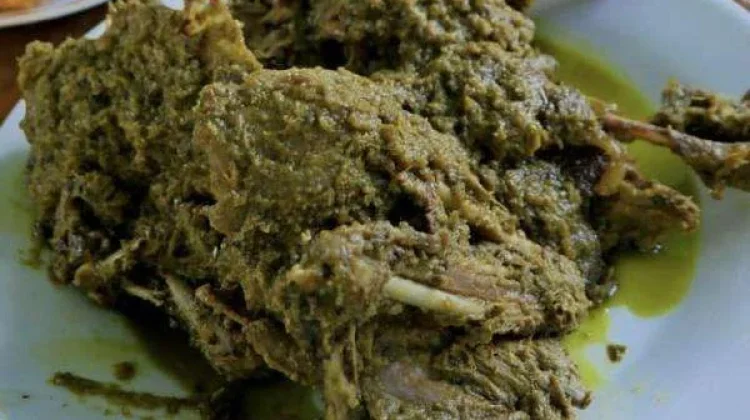 Kuliner Itiak Lado Hijau Khas Minangkabau yang Menggugah Selera
