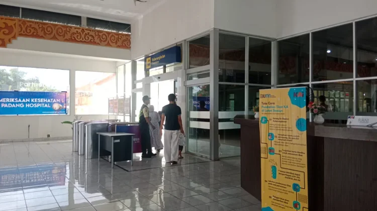 H-3 Lebaran, Pengguna Kereta Api Bandara di Stasiun BIM Meningkat