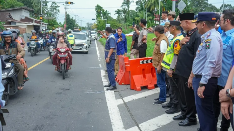 Pemprov dan Polda Sumbar Berlakukan One Way di Jalur Padang–Bukittinggi