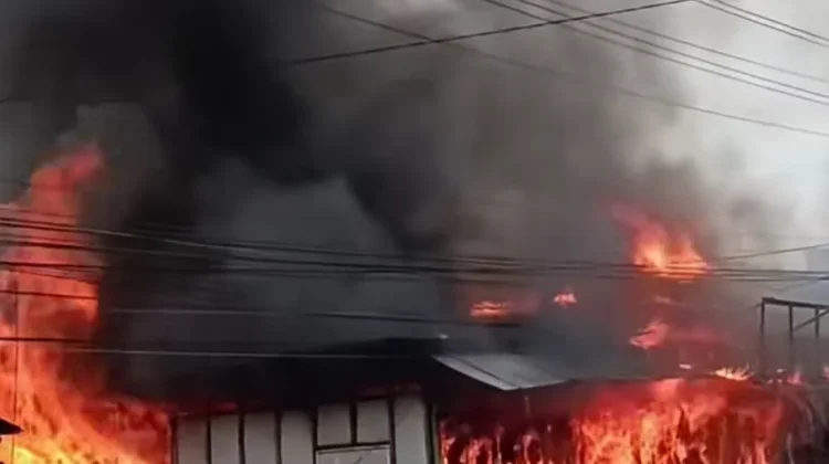 Empat Petak Bangunan di Batang Haluan Pasaman Barat Ludes Terbakar