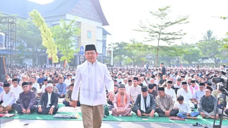 Jemaah Salat Id Padati Balai Kota Payakumbuh, Wako Tekankan Toleransi