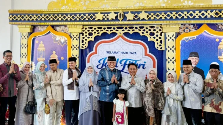 Bupati John Kenedy Azis Hadiri Open House di Istana Gubernur