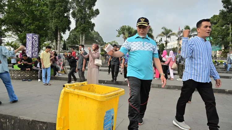 Pantau Libur Lebaran, Gubernur Mahyeldi Evaluasi Kebersihan dan Kualitas Layanan