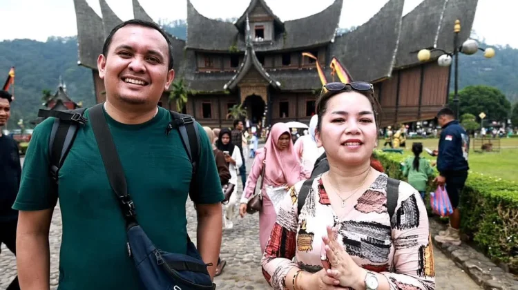 Libur Lebaran, 10 Ribu Wisatawan Kunjungi Istano Basa Pagaruyung