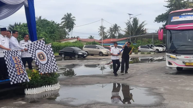 Sepuluh Bus Gratis Kemenhub Antarkan Masyarakat Minang Kembali ke Rantau
