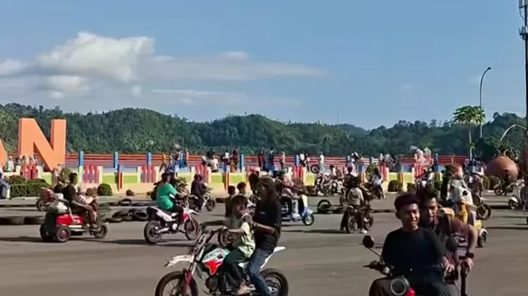 Kunjungan Libur Lebaran Membludak, Pantai Carocok Dongkrak Pendapatan Daerah