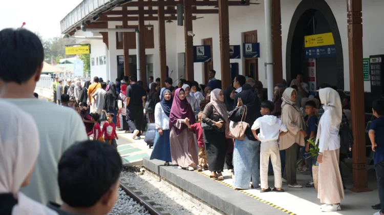 Penumpang Kereta API di Sumbar Tembus 106 Ribu, Okupansi Capai 158 Persen