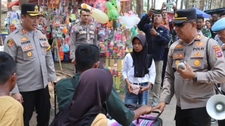 Kapolres Pasbar Tinjau Keamanan Wisata Pantai Sasak