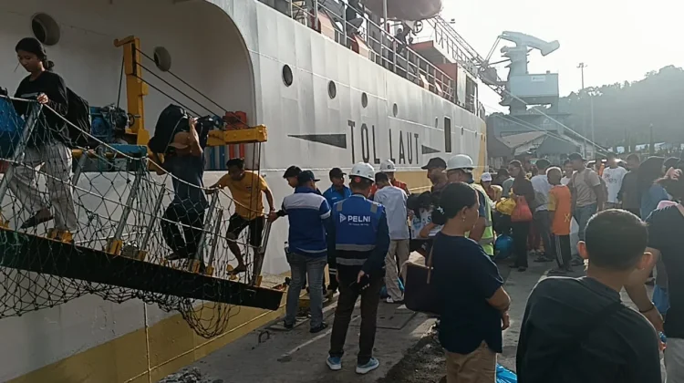 Hari Terakhir Libur Lebaran, Penjualan Tiket Kapal Teluk Bayur Meningkat