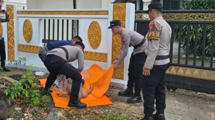Polisi Selidiki Penemuan Mayat di Trotoar Depan Museum Adityawarman