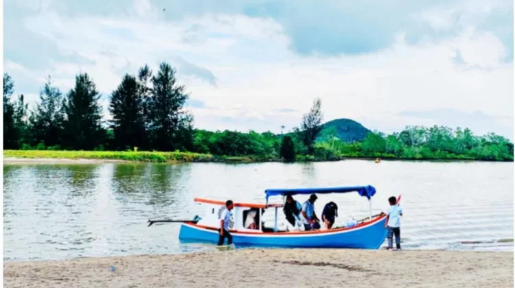 Pantai Sikabau Wisata Bahari Pasaman Barat