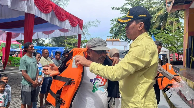 Pemko Pariaman Bantu Pelaku Usaha Kapal Wisata