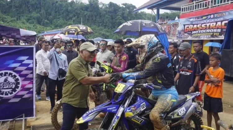 Pasbar Tuan Rumah Grasstrack Nasional Cetak Crosser Unggul