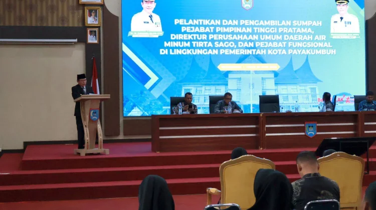 Pejabat Pimpinan Tinggi Pratama dan Direktur Perumda Tirta Sago Resmi Dilantik