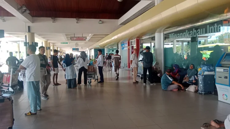 Februari 2026, Penumpang Pesawat Turun, Logistik Laut Sumbar Meningkat