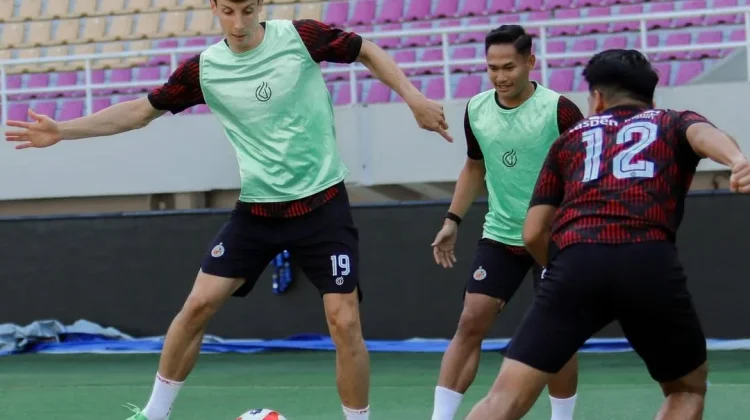 Froese Starter, Ini Susunan Pemain Semen Padang Hadapi Persis Solo