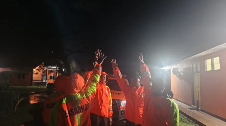 Banjir Bandang Pasaman, Seret Mobil & Dua Warga
