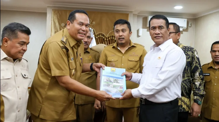 Bertemu Menteri, Wali Kota Pariaman Serahkan Proposal Pengembangan Pertanian