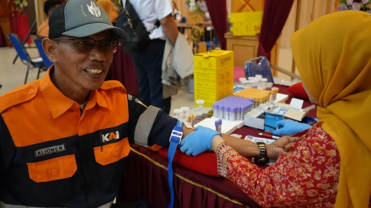 Jaga Keselamatan Perjalanan, KAI Sumbar Gelar MCU Pekerja