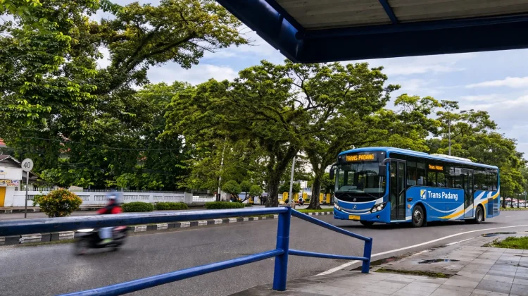 Trans Padang, Solusi Tranportasi Hemat dan Ramah Lingkungan