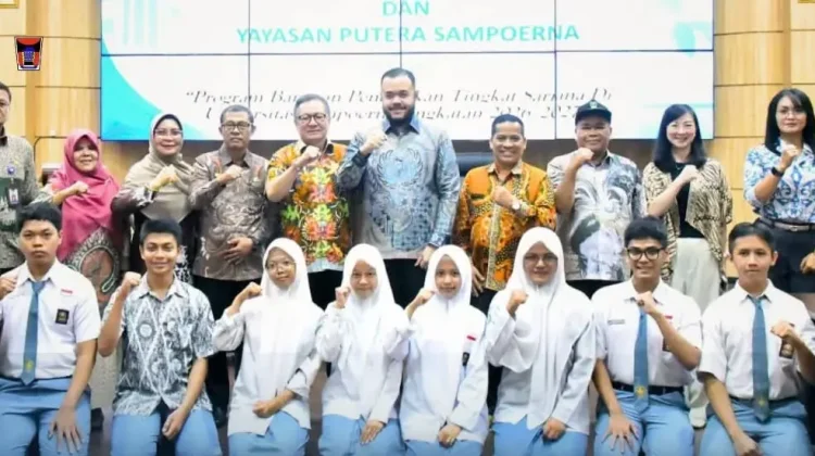 Pemko Padang Gandeng Sampoerna, 8 Siswa Raih Beasiswa Internasional