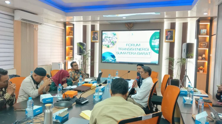 Minim Pelibatan Masyarakat Sebabkan Transisi Energi Sumbar Stagnan