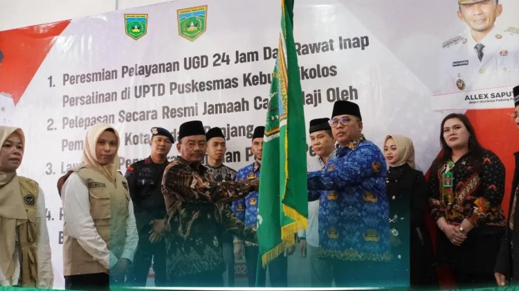 Wako Hendri Arnis Lepas Keberangkatan 86 Tamu Allah Asal Padang Panjang