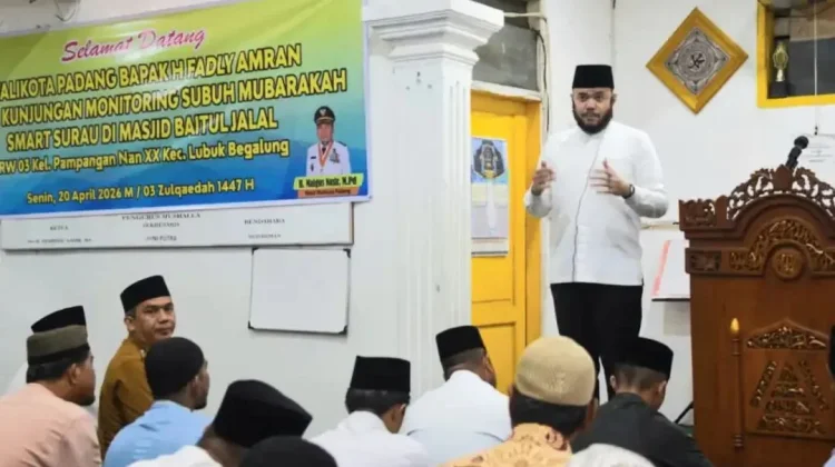 Pastikan Program Berjalan, Fadly Amran Pantau Subuh Mubarakah di Pampangan Nan XX