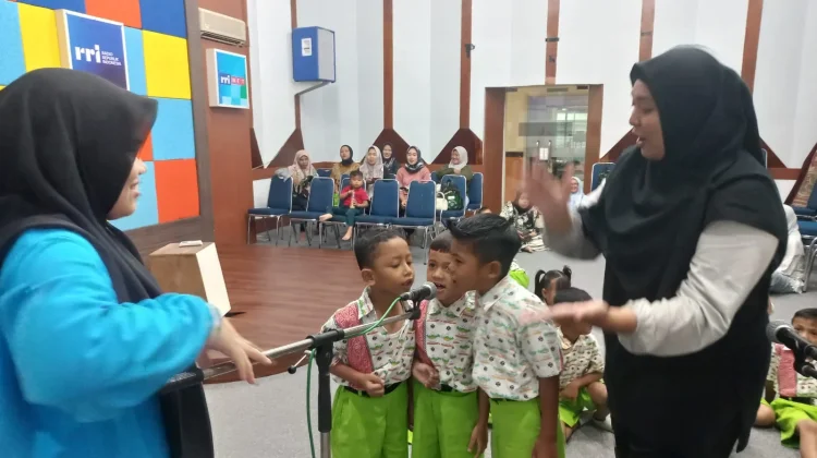 Serunya Bernyanyi saat TK, ternyata Punya Banyak Manfaat untuk Tumbuh Kembang Anak