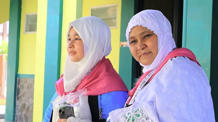 Usia 15 Tahun, Lala Jadi Jemaah Haji Termuda Kloter Pertama Embarkasi Padang