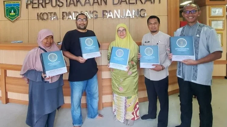 Perpustakaan Daerah Padang Panjang Terima Donasi Al-Qur’an Braille