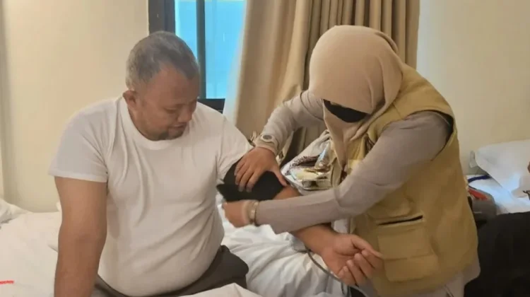 Petugas Haji Jemput Bola, Pantau Kesehatan Jemaah hingga ke Kamar Pemondokan