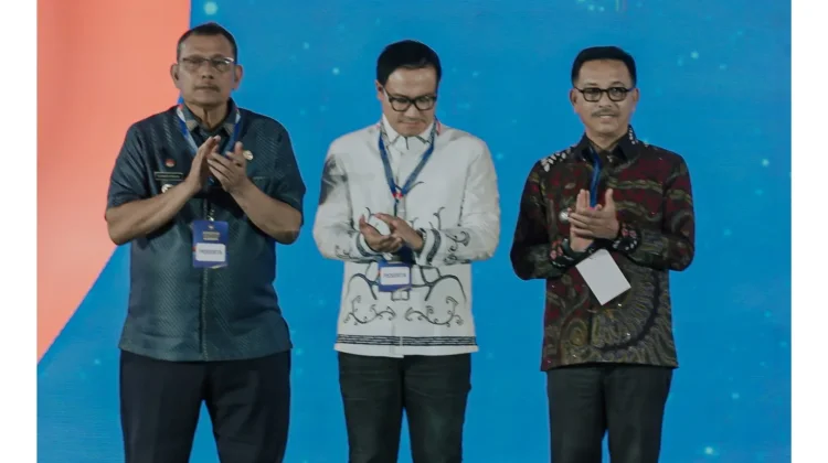 Solok Selatan Terima Penghargaan Turunkan Angka Pengangguran