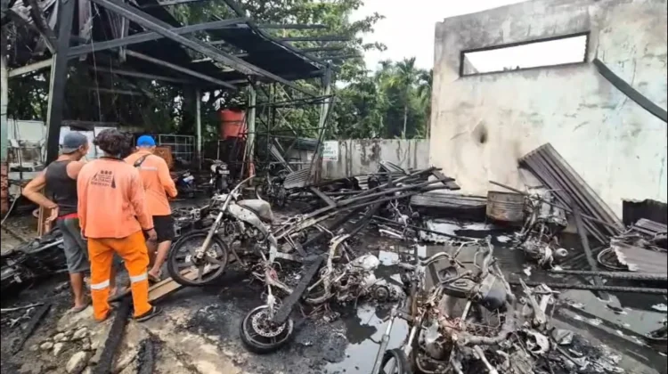 Gudang DLH Kota Padang Terbakar, 23 Motor Hangus, Kerugian Ditaksir Rp1 Miliar