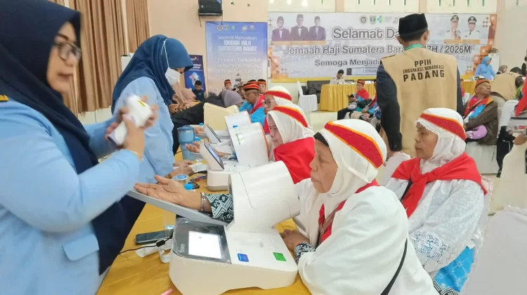 Calon Jemaah Haji Kloter 7 Embarkasi Padang Masuki Asrama, Dua Batal Berangkat
