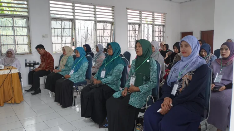 Cegah Stunting, Kecamatan PPT Gelar Sosialisasi Pola Asuh di Padang Panjang