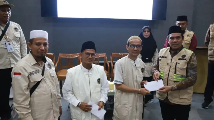 Kemenhaj Sumbar Bekali Karu Karom dalam Pelayanan Jemaah