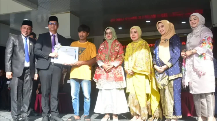 Pemkab Padang Pariaman Apresiasi Keberanian Kadri Selamatkan Lansia