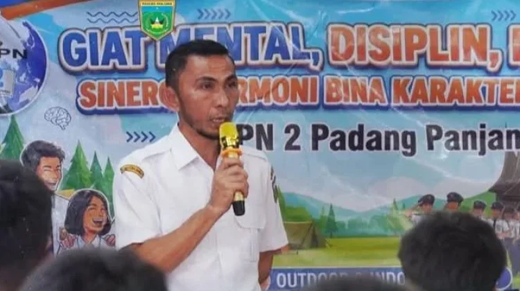Wawako Allex Saputra Bagikan Kunci Sukses Sejak Dini di SMPN 2 Padang Panjang