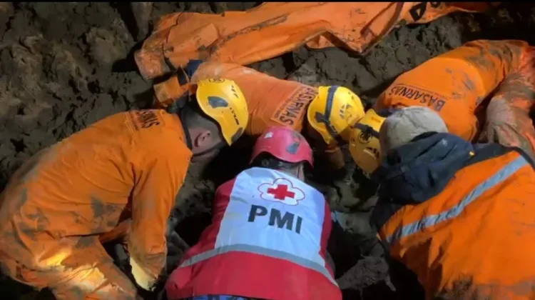 Longsor di Bukit Indah Agam, Enam Selamat & Satu Korban Meninggal Dunia