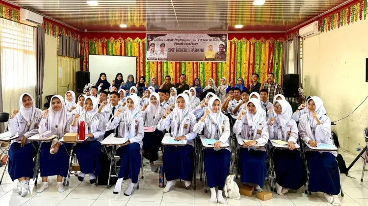 Pengurus OSIS SMPN 1 Diajarkan Cara Memimpin