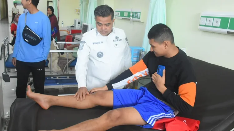 Bupati Agam Kunjungi Korban Longsor, Pastikan Dukungan Bantuan