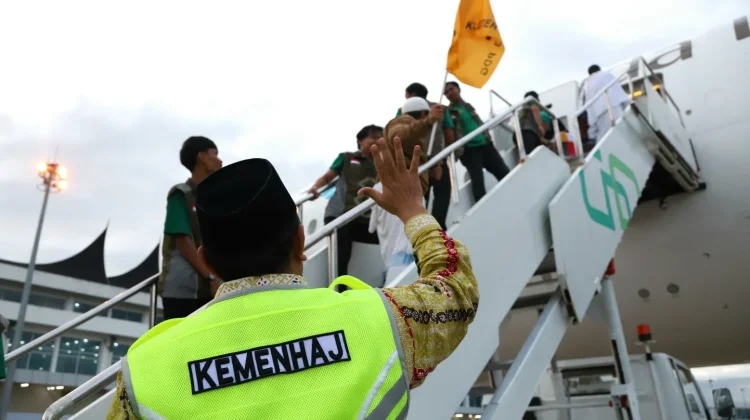 Keberangkatan Kloter 13, Embarkasi Padang Sisakan Satu Rombongan Haji Terakhir