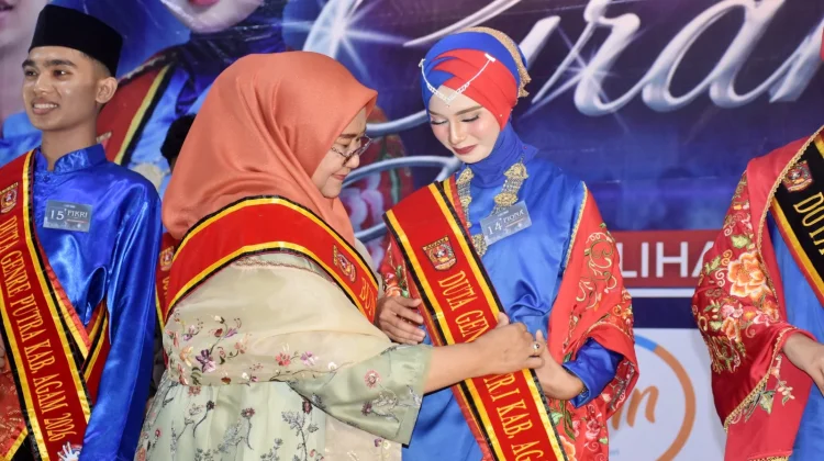 Fikri dan Delfiona Duta GenRe Kabupaten Agam 2026