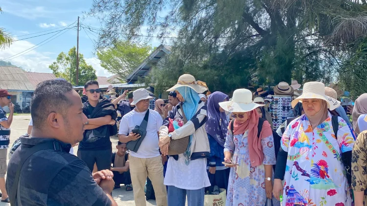 Lonjakan Wisatawan Mandeh Pessel, Naik 40 Persen saat Akhir Pekan Mei 2026