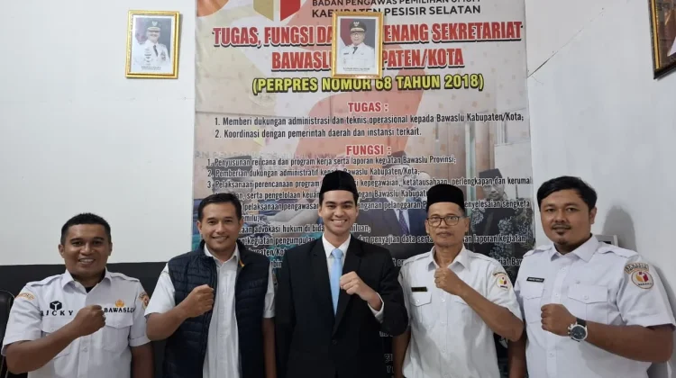 Bawaslu RI Lantik Dua Pejabat Struktural Bawaslu Pesisir Selatan